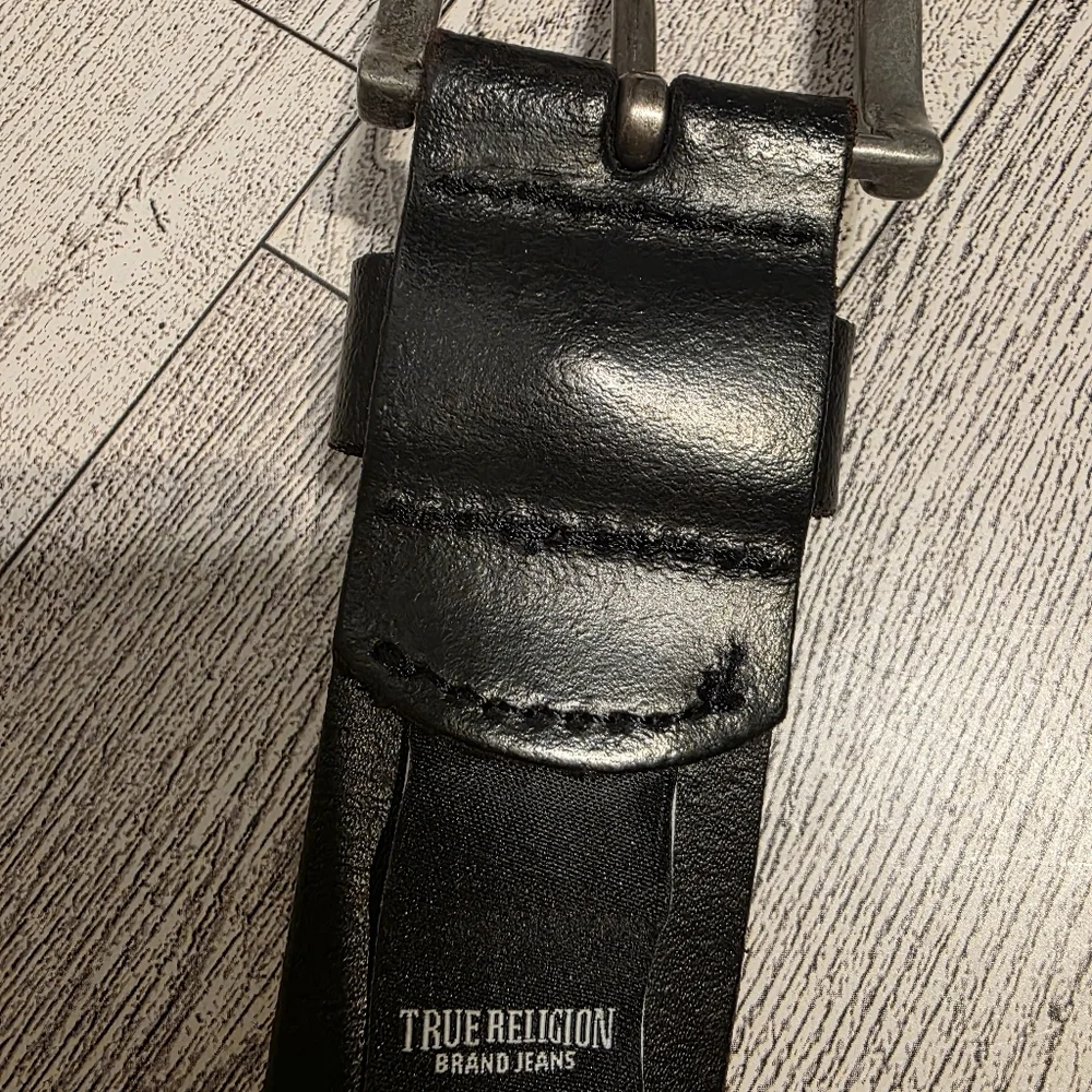 True Religion Black Leather Men's Belt with Brushed Metal Buckle